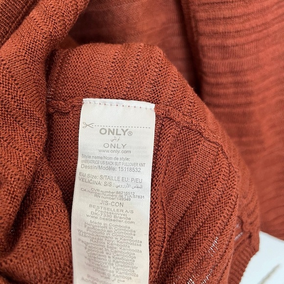 5/20$ Only Rust Ribbed Knit Top open back size small - Picture 6 of 6